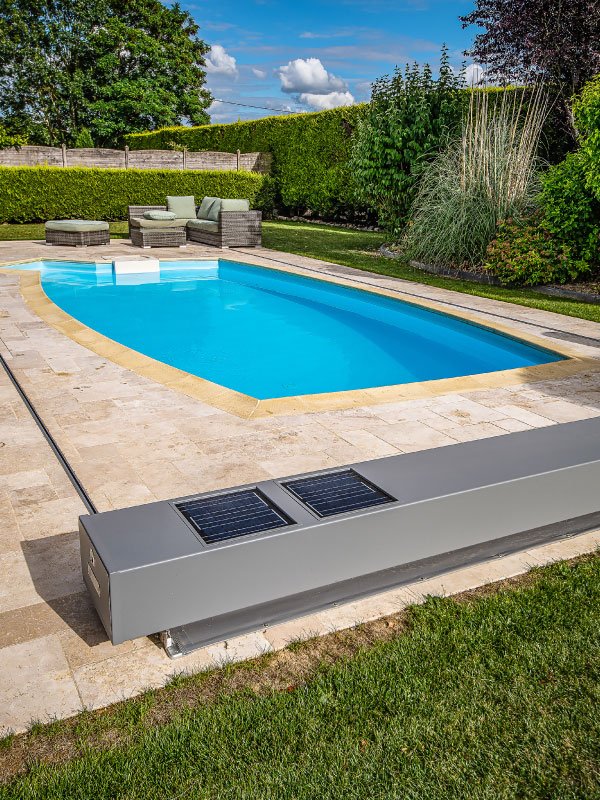 Pool and pool cover - Coverseal is exclusively distributed by Cover Dream in the USA